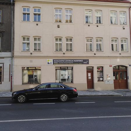 Studio Husitska 114/74 Praag Buitenkant foto