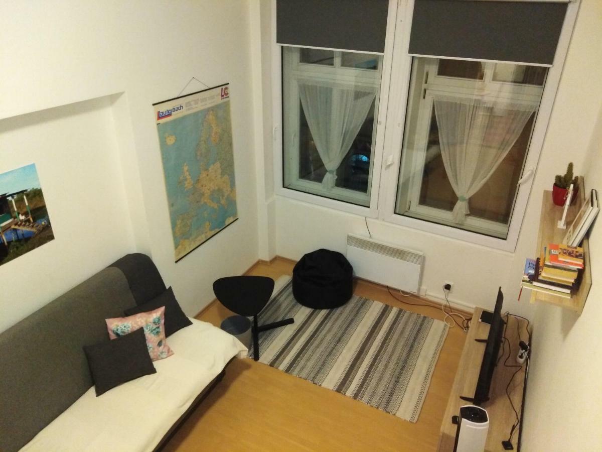 Studio Husitska 114/74 Praag Buitenkant foto